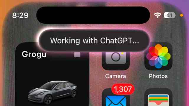 "Working with ChatGPT" displayed by Siri.