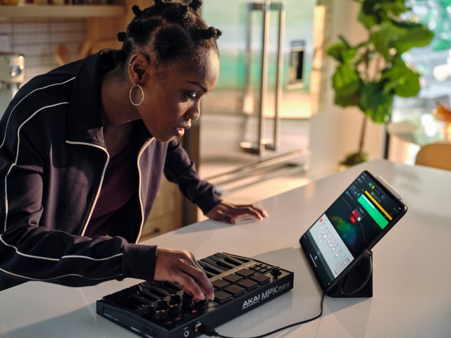 Apple Logic Pro for iPad with MIDI
