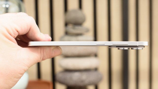 Samsung Galaxy S25 Edge in black, blue, and silver