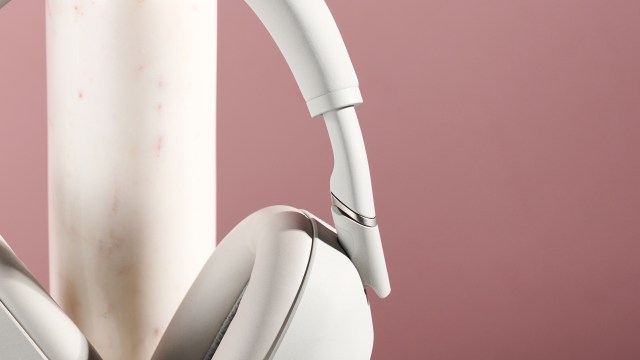 Sony WH-1000XM6 hinge