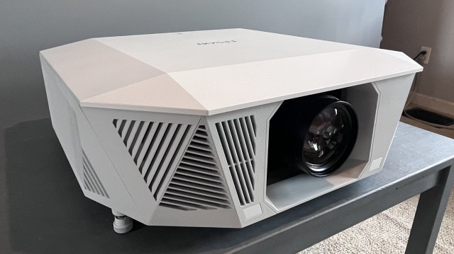 Epson QL7000 on table