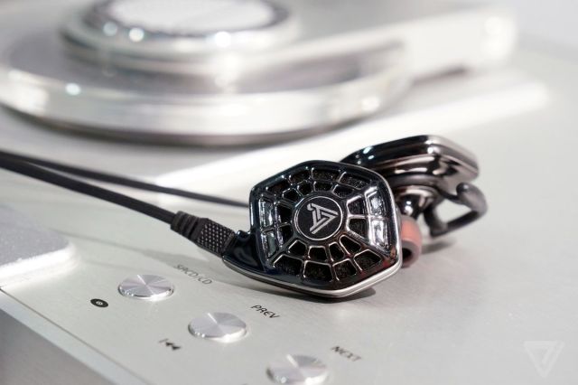 Audeze iSine 10 at IFA 2016