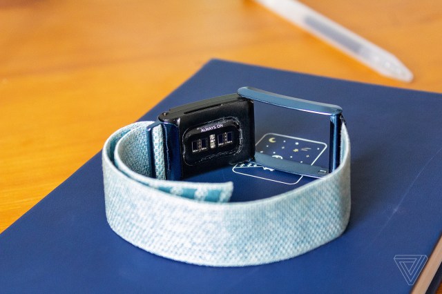 A shot of the Whoop 4.0’s buckle