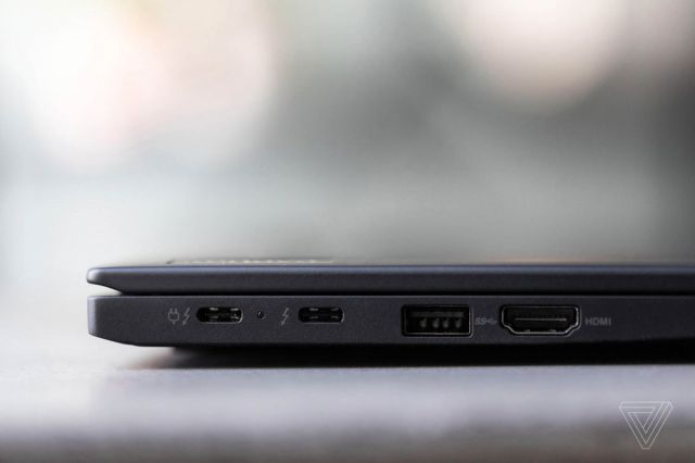 The ports on the left side of the Lenovo ThinkPad X1 Carbon Gen 9.