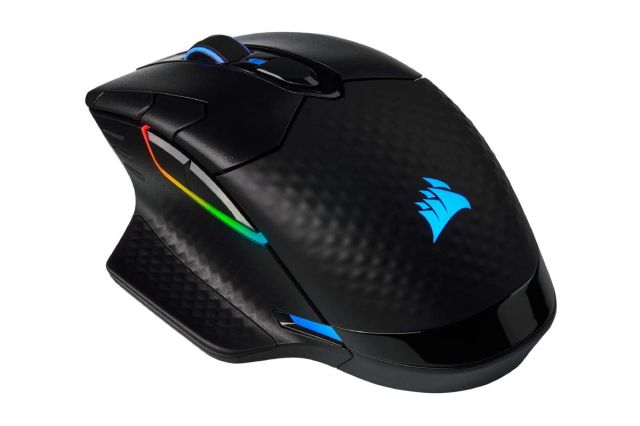 The Corsair Dark Core RGB Pro SE gaming mouse