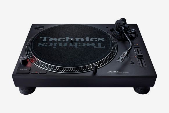 Technics SL-1200MK7 Direct Drive Turntable System