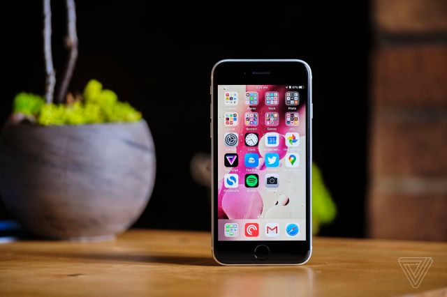 Apple’s iPhone SE
