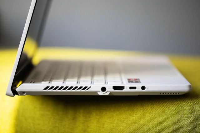 The ports on the left side of the Asus ROG Zephyrus G14.