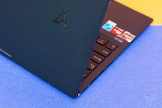 The back right corner of the Asus Zenbook S 13 OLED.