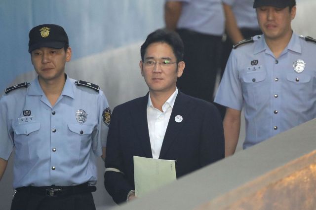 Samsung Group Heir Lee Delivered Ruling Over Bribery Scandal Involving Former President Park