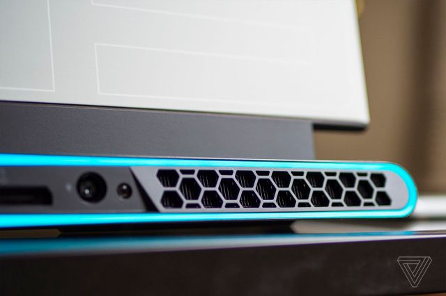 Alienware M15 R3