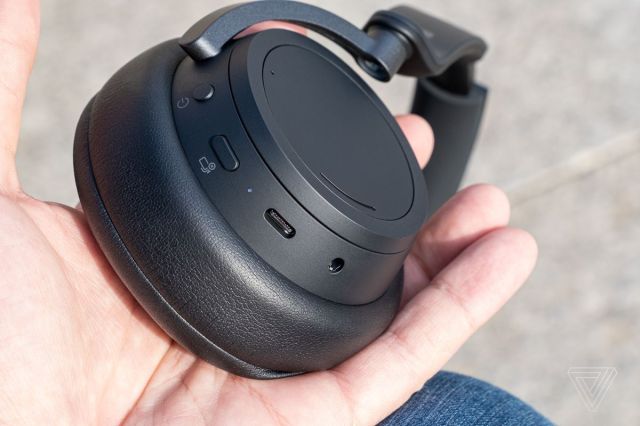 An image of the Surface Headphones 2 controls including the power button, mute button, and USB-C jack.