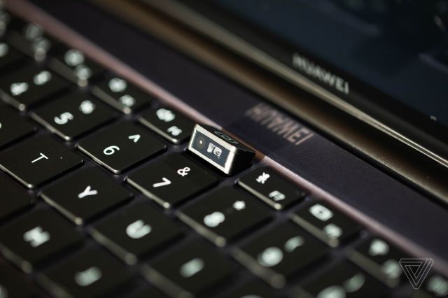 The webcam of the Huawei MateBook 16, open.