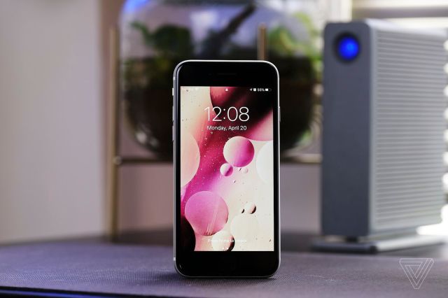 Apple iPhone SE