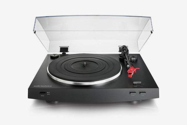Audio-Technica AT-LP3 Fully Automatic Belt-Drive Stereo Turntable