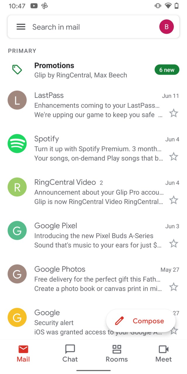 There will now be four icons at the bottom of your Gmail page.