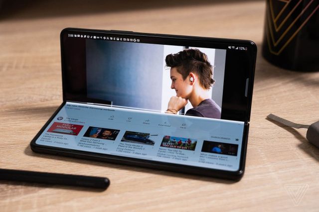 Flex mode on the Galaxy Z Flip 3