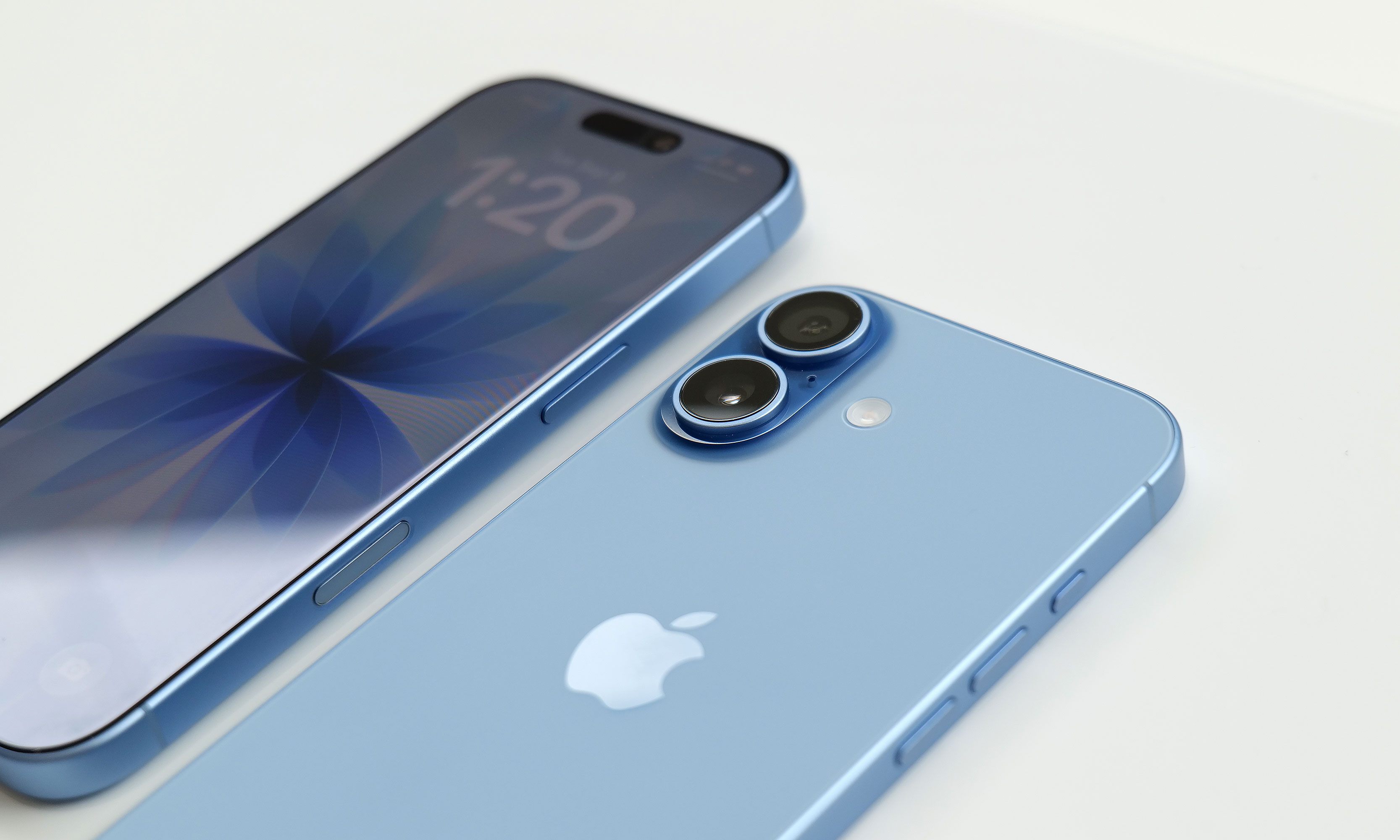 iPhone 17