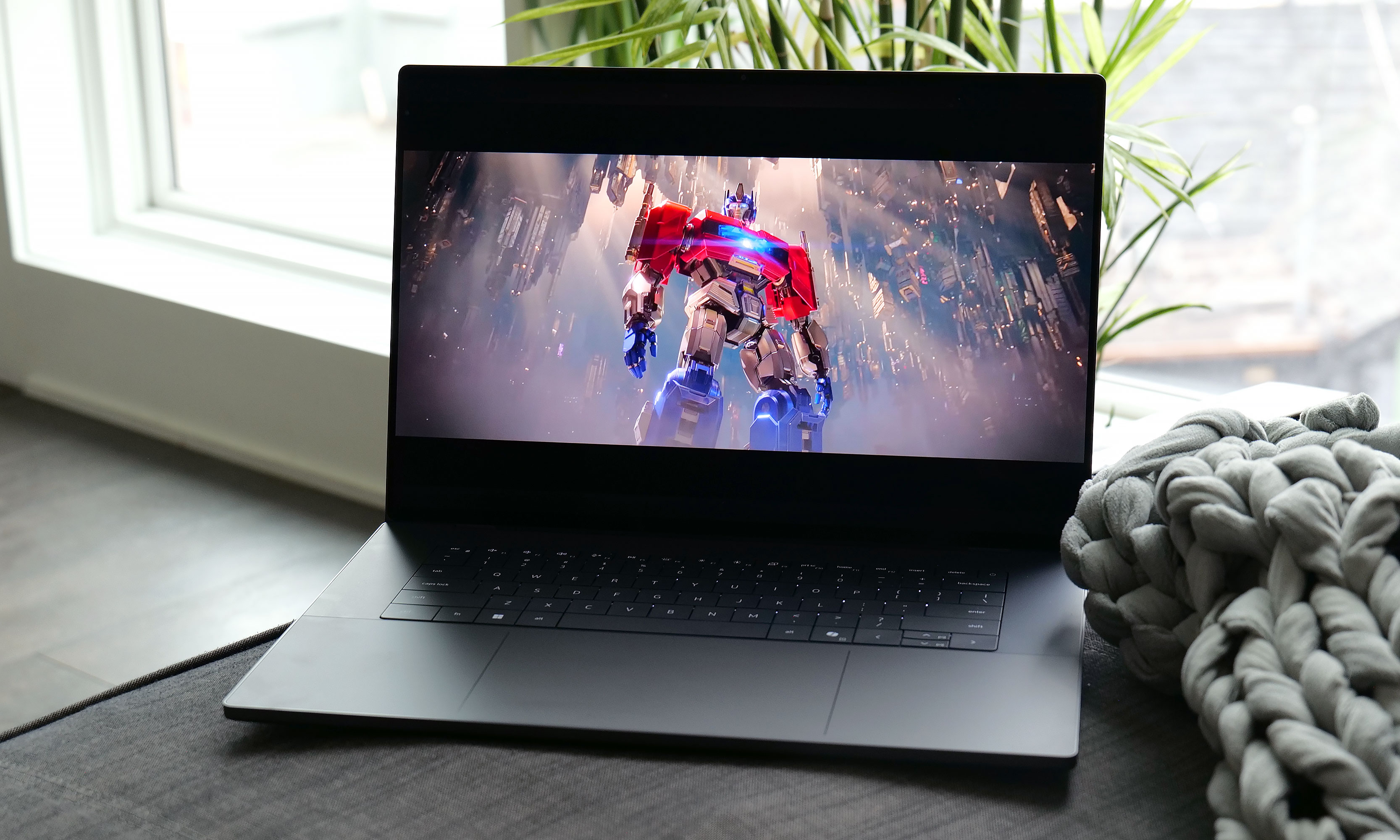 Instead of killing the XPS name for good, Dell wisely reconsidered and then doubled down. The result is fantastic new version of the XPS 16. 