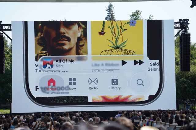 A photo of changes from Apple’s Liquid Glass UI redesign.