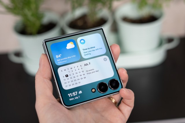 The Galaxy Z Flip 7 in a person’s hand.