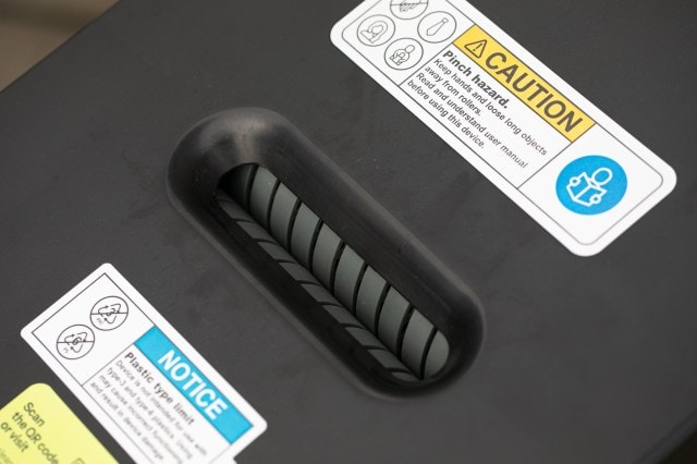 The slot where you insert plastic.