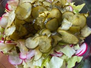 Sałatka śledziowo-warzywna z pysznym sosem - F96A2FEC 97FD 4188 B08C 761FC34270A4