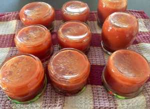 Ketchup z cukinii w słoiczkach