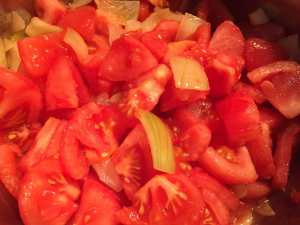 Krojone pomidory do makaronu na obiad