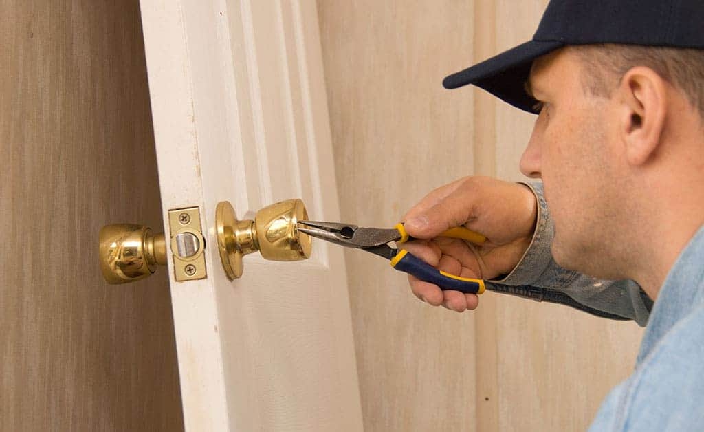 What-Is-The-Difference-Between-A-Locksmith-And-An-Alarm-Company-Kls