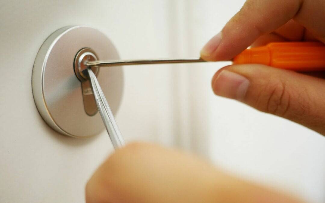 Why Homeowners Should Get to Know the Basics of Home Locksmithing