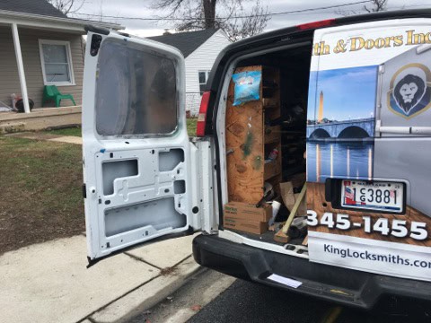 Mobile Locksmiths Provide Car Key Replacement