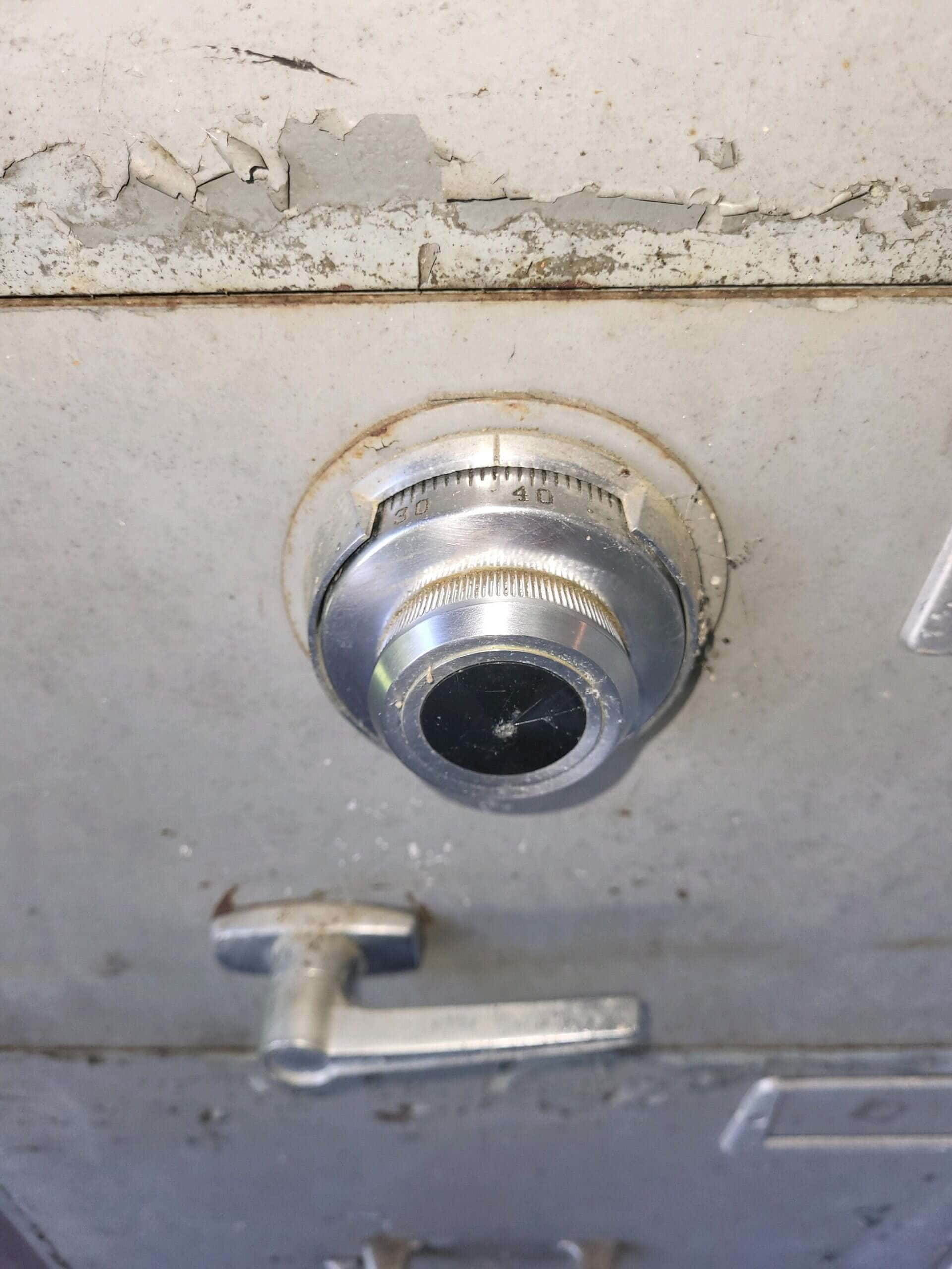 Security Safe Locksmith A Silver Safe Secured By Number One Security Safe Locksmith In Md And Dc