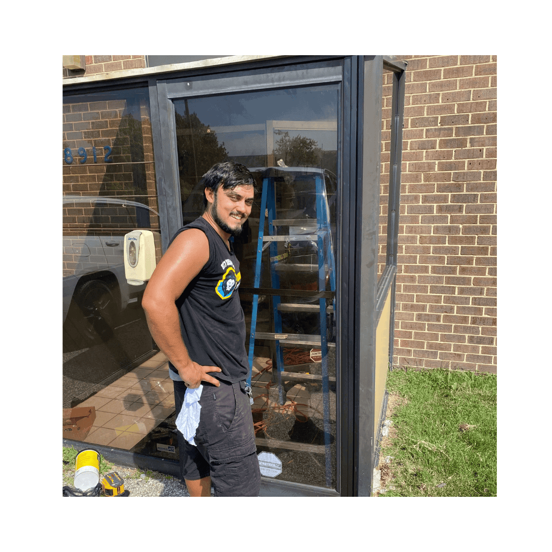 Aluminum Door Repair In Maryland By King Locksmith Aluminum Door Repaired By One Our Locksmith In Annapolis