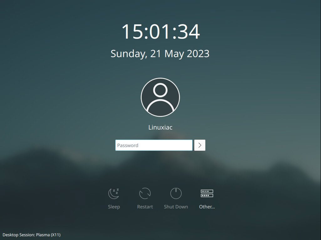 SDDM login manager.