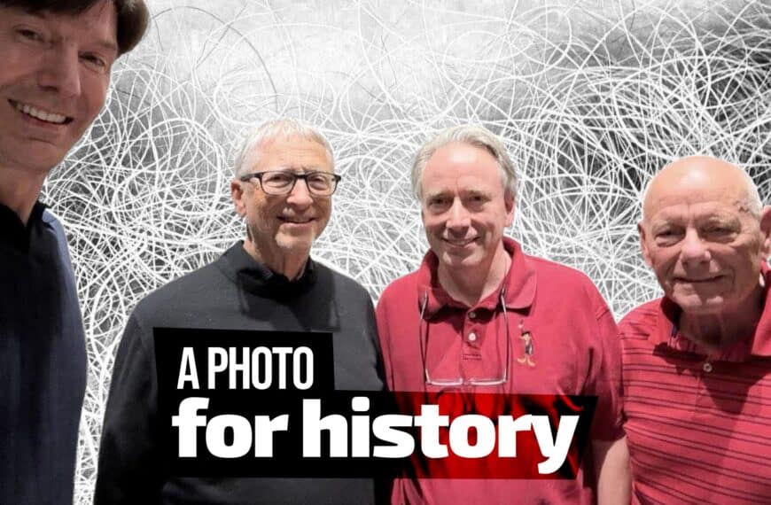 A Historic Photo: Torvalds and Gates Together
