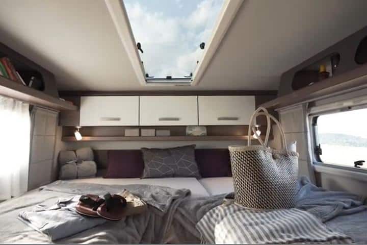 Knaus Live I 650 MEG — Einzelbetten im Heck 198×81 und 193×81 cm