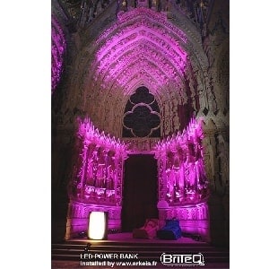 Verhuur van Briteq LED Power Bank buitenverlichting. LED gevelverlichting huren kan bij PartyDJ uit Aalst, Oost Vlaanderen.