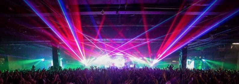 Lasers huren. Laser huren voor jouw show. Verhuur lasers. Lichteffect te huur als lasershow bij PartyDJ uit Aalst, Oost Vlaanderen.