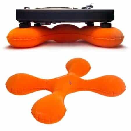 Verhuur Freefloat Anti Resonantie voor Platendraaiers huren. Luchtkussen set voor draaitafels huren bij PartyDJ uit Aalst, Oost Vlaanderen.