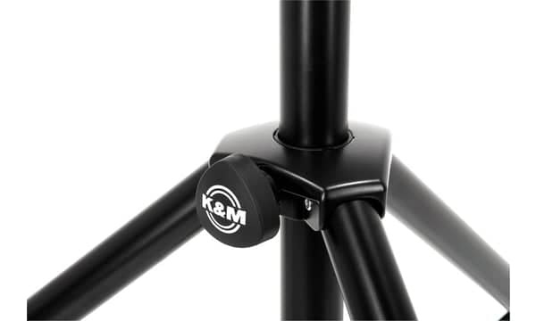 Verhuur K&M 21300 pro wind-up luidsprekerstatief zwart huren. PartyDJ uit Aalst, Oost Vlaanderen.