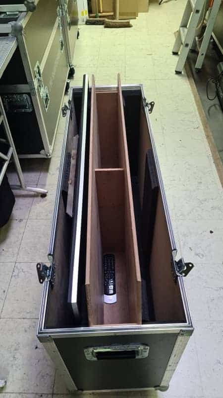 Flatscreen huren ⌀46"/117cm. Beeldscherm verhuur bij PartyDJ uit Aalst, Oost Vlaanderen.