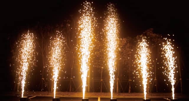 Sparkular Huren. Vuurfontein Te Huur. Pyro Simulator Effect Huren. Verhuur van veilig stage gerb effect Verhuur. Te huur bij PartyDJ uit Aalst, Oost Vlaanderen.