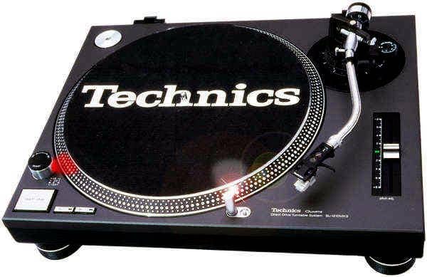 DJ Gear Huren: Verhuur Technics SL1200 MK2 SL1210 DJ draaitafel huren voor vinyl. SL 1210 SL 1200 platenspelers huren bij PartyDJ uit Aalst, Oost Vlaanderen.