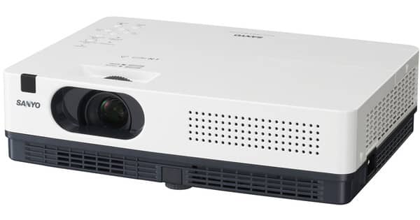 Verhuur van beamer Sanyo PLC XD2200. Goedkope projector of beamer huren doe je bij PartyDJ in Aalst, Oost-Vlaanderen.