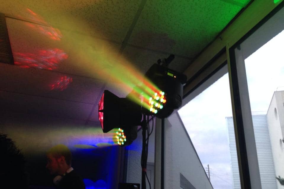 Verhuur van American DJ Inno Color Beam wash moving head disco lichteffect. Moving heads huren kan bij PartyDJ uit Aalst, Oost Vlaanderen.