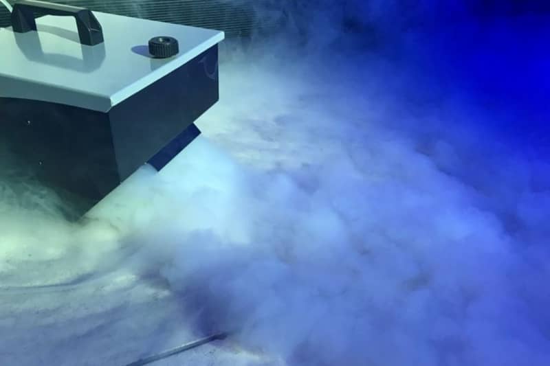 Verhuur low fogger Antari ICE 101 huren. Verhuur van low fog rookmachine bij PartyDJ uit Aalst, Oost Vlaanderen