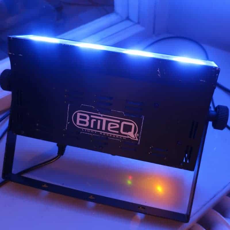 Verhuur van Briteq Stage Painter 12 uplighting en downlighting. LED schijnwerper als uplighter huren kan bij PartyDJ uit Aalst, Oost Vlaanderen.