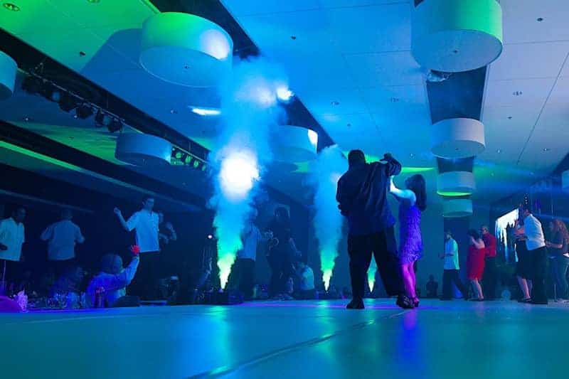 Verhuur Chauvet Geiser P6 verticale rookmachine huren bij PartyDJ uit Aalst, Oost Vlaanderen