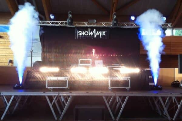 Verhuur Chauvet Geiser RGB verticale rookmachine huren bij PartyDJ uit Aalst, Oost Vlaanderen